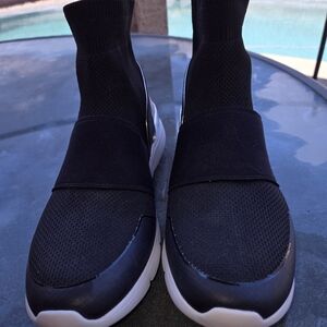 Ladies boots. MK  size 10 . Black w. White and silver